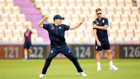 Injury scare as Eoin Morgan taken to hospital for X-ray