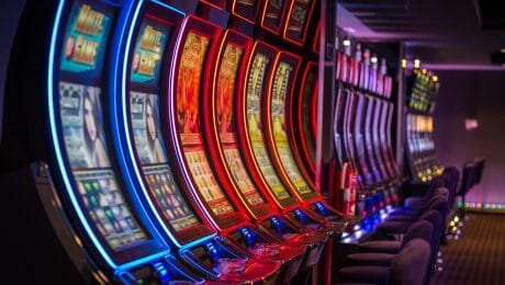 Mother plays in the casino - and forgets her child