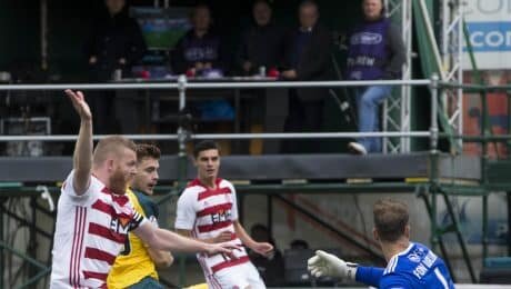 Celtic-debutant-Mohamed-Elyounoussi-tees-up-James-Forrest-winner.jpg